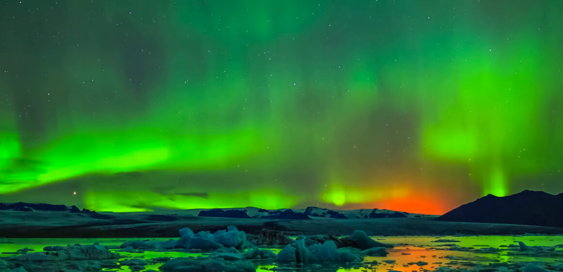 Pulsating auroras seen tearing through the night sky

