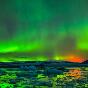 Pulsating auroras seen tearing through the night sky

