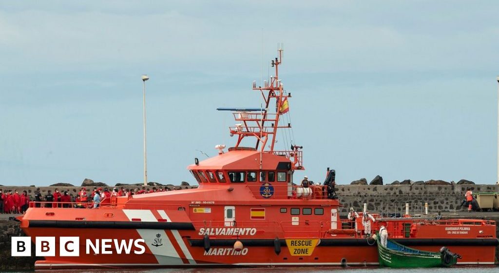 At least 30 migrants are feared dead in the disaster in the Canary Islands

