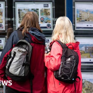 Mortgages to rise by £2,900 a year on average for 800,000, Resolution Foundation says

