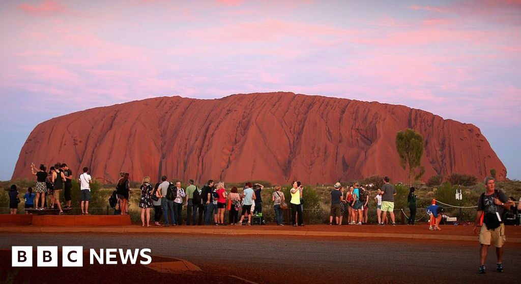 Over-30s look to Australia's gap year as age limit rises

