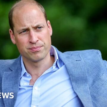 Prince William risks rowing to tackle homelessness

