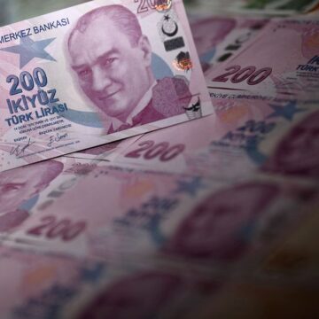 The Turkish lira hit a new low after the lifting of banking rules

