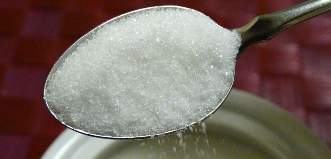 This common artificial sweetener can destroy your DNA

