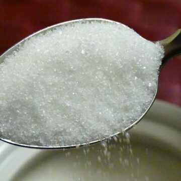 This common artificial sweetener can destroy your DNA

