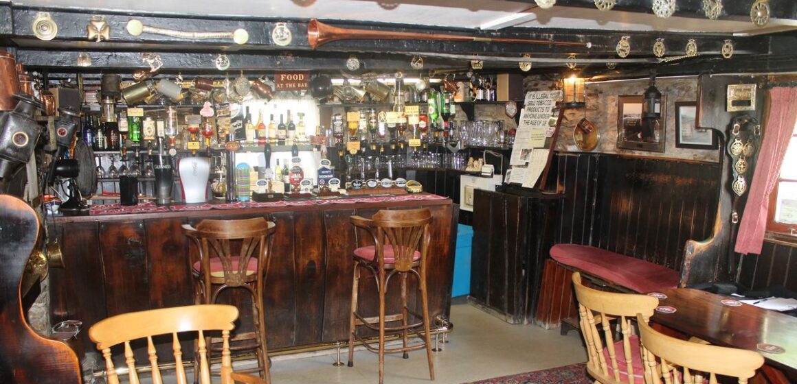 One of Cornwall's oldest pubs shuts as landlord bids farewell