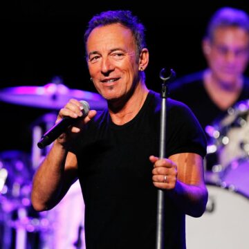 Floods in Emilia-Romagna: Bruce Springsteen sentenced for ‘scandalous’ decision to play Ferrara