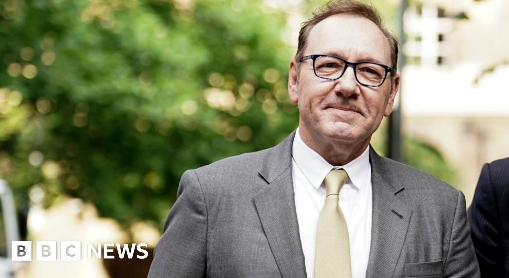 Kevin Spacey: Jurors say actor is 'sex bully' as sex-assault trial begins

